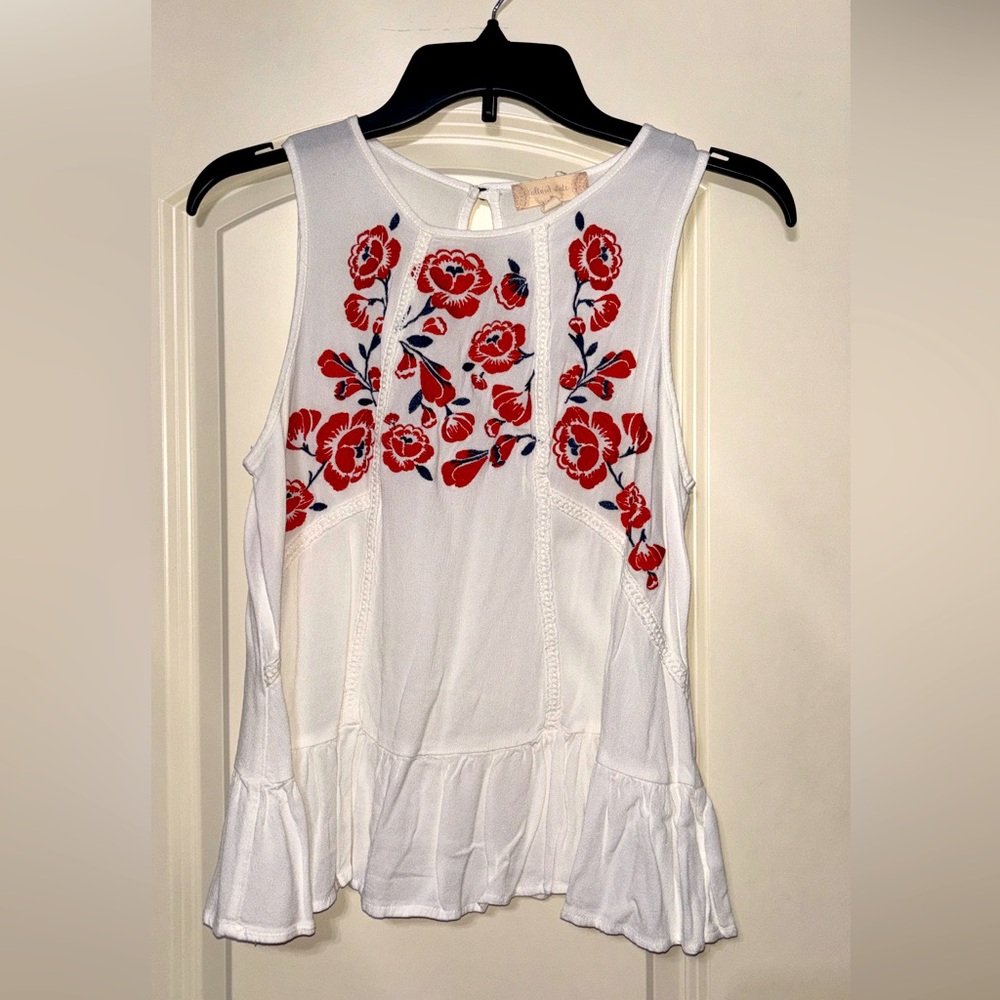 Altar’d State sleeveless top. Stitched design. Medium. VGUC
